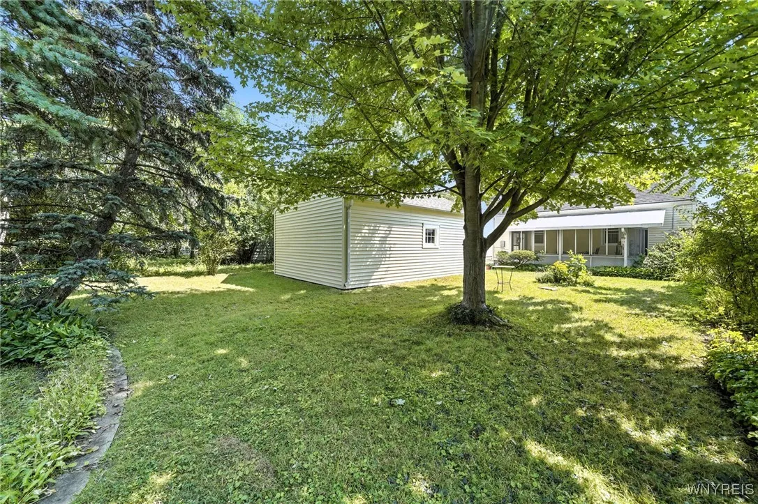 93 Brinton Street, Buffalo, New York 14214, Buffalo, New York 14214, 3 Bedrooms Bedrooms, 6 Rooms Rooms,1 BathroomBathrooms,Residential,For Sale,93 Brinton Street, Buffalo, New York 14214,B1631290