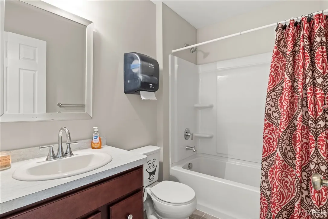 148 Rachel Vincent Way, Buffalo, New York 14216, Buffalo, New York 14216, 3 Bedrooms Bedrooms, 8 Rooms Rooms,2 BathroomsBathrooms,Residential,For Sale,148 Rachel Vincent Way, Buffalo, New York 14216,0,B1631294