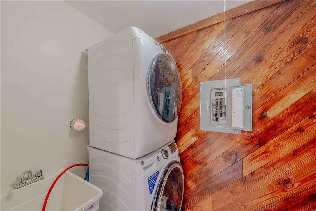 5182 Hunt Hill Road, Groveland, New York 14454, Groveland, New York 14454, 4 Bedrooms Bedrooms, 7 Rooms Rooms,1 BathroomBathrooms,Residential,Closed,5182 Hunt Hill Road, Groveland, New York 14454,0,R1631312