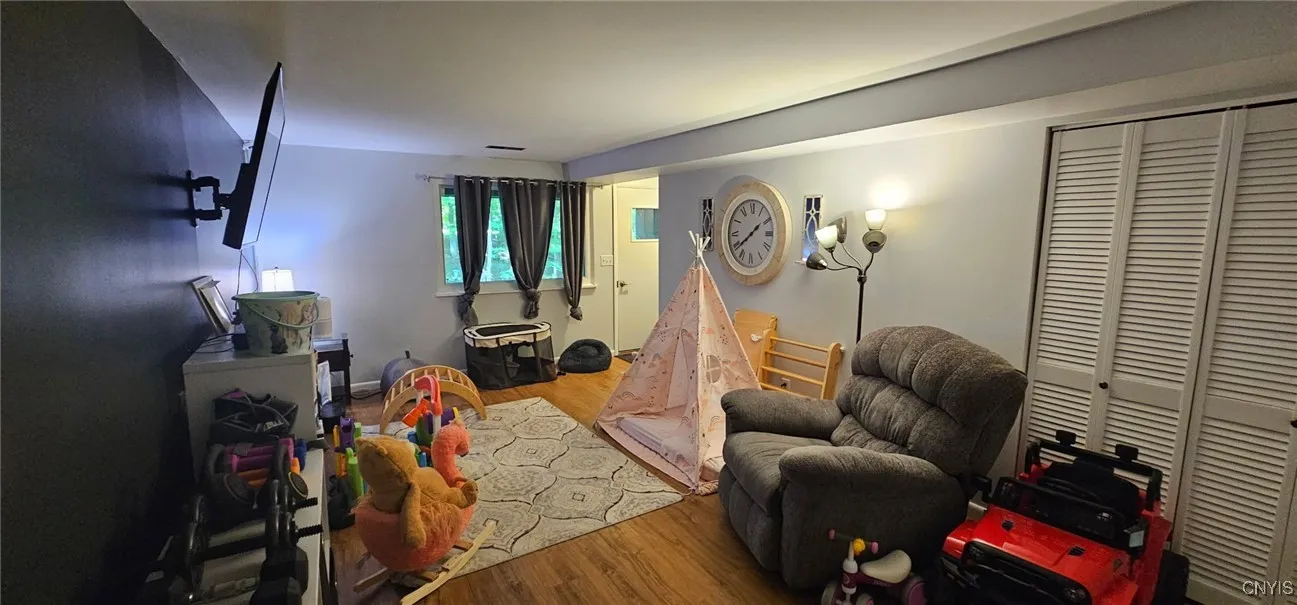 285 Cedar Court, Van Buren, New York 13027, Van Buren, New York 13027, 3 Bedrooms Bedrooms, 7 Rooms Rooms,2 BathroomsBathrooms,Residential,Closed,285 Cedar Court, Van Buren, New York 13027,0,S1631315