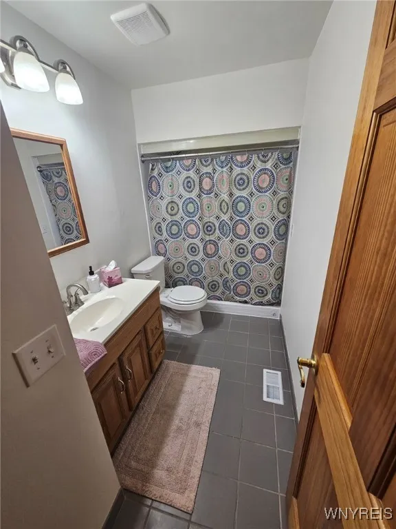 Upper Level Bathroom