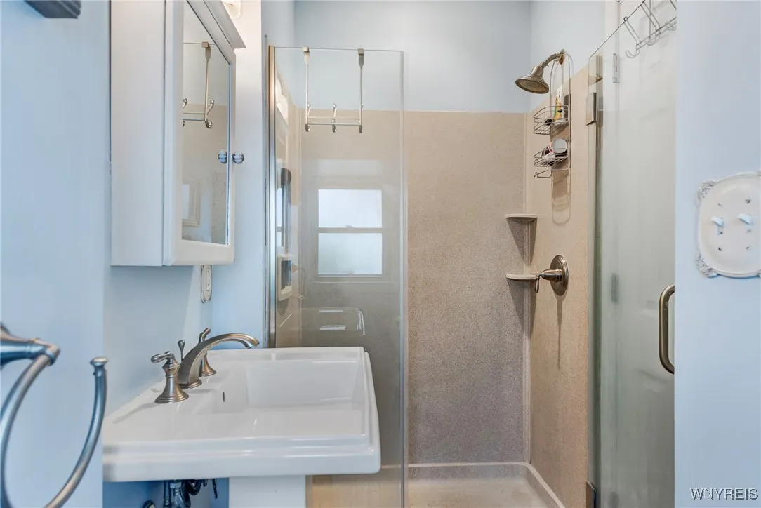 38 Oliver Place, Hamburg, New York 14075, Hamburg, New York 14075, 3 Bedrooms Bedrooms, 10 Rooms Rooms,2 BathroomsBathrooms,Residential,Closed,38 Oliver Place, Hamburg, New York 14075,0,B1631247