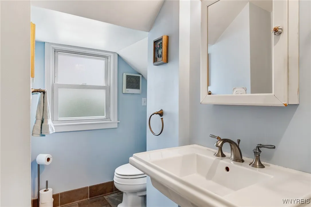 38 Oliver Place, Hamburg, New York 14075, Hamburg, New York 14075, 3 Bedrooms Bedrooms, 10 Rooms Rooms,2 BathroomsBathrooms,Residential,Closed,38 Oliver Place, Hamburg, New York 14075,0,B1631247