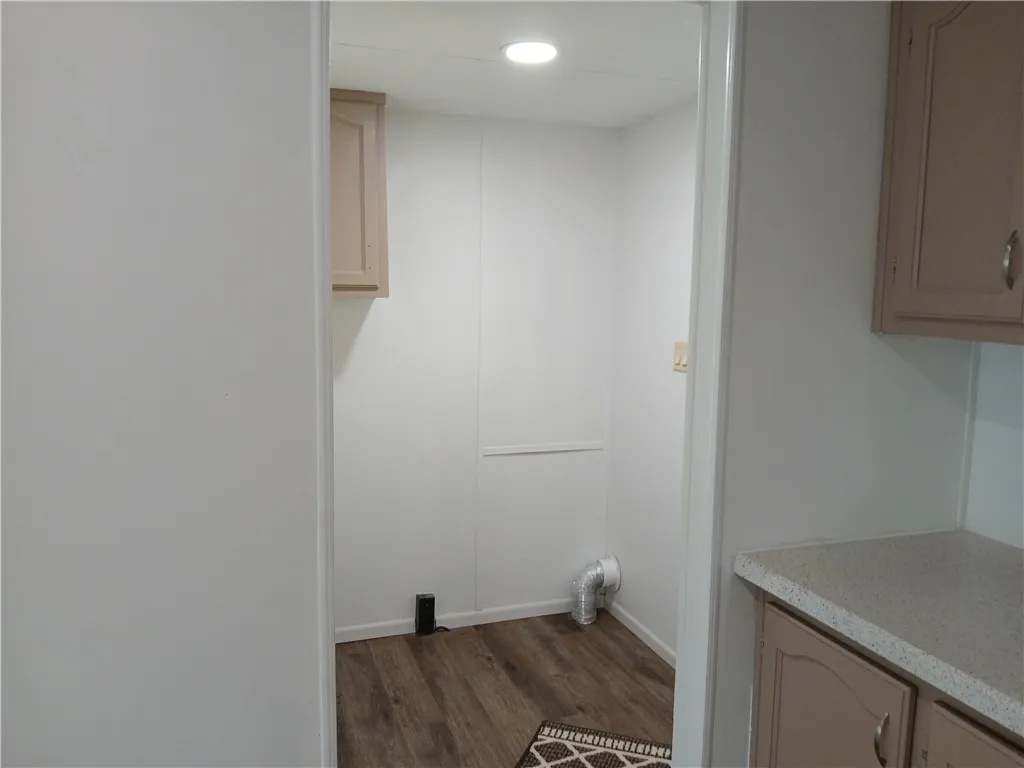 7 Village Parkway, Manchester, New York 14504, Manchester, New York 14504, 2 Bedrooms Bedrooms, 4 Rooms Rooms,2 BathroomsBathrooms,Residential,Closed,7 Village Parkway, Manchester, New York 14504,0,R1631255