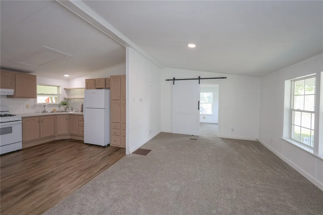 7 Village Parkway, Manchester, New York 14504, Manchester, New York 14504, 2 Bedrooms Bedrooms, 4 Rooms Rooms,2 BathroomsBathrooms,Residential,Closed,7 Village Parkway, Manchester, New York 14504,0,R1631255