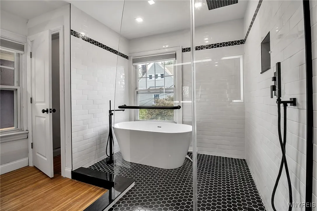 1 Argyle Park, Buffalo, New York 14222, Buffalo, New York 14222, 5 Bedrooms Bedrooms, 9 Rooms Rooms,3 BathroomsBathrooms,Residential,For Sale,1 Argyle Park, Buffalo, New York 14222,B1631366