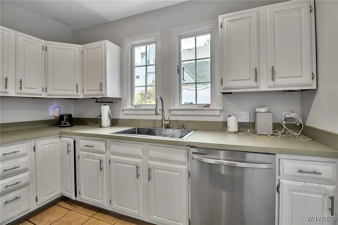1 Argyle Park, Buffalo, New York 14222, Buffalo, New York 14222, 5 Bedrooms Bedrooms, 9 Rooms Rooms,3 BathroomsBathrooms,Residential,For Sale,1 Argyle Park, Buffalo, New York 14222,B1631366