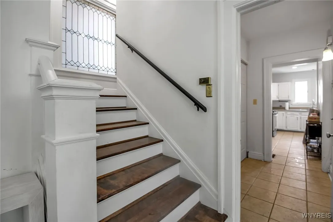 1 Argyle Park, Buffalo, New York 14222, Buffalo, New York 14222, 5 Bedrooms Bedrooms, 9 Rooms Rooms,3 BathroomsBathrooms,Residential,For Sale,1 Argyle Park, Buffalo, New York 14222,B1631366