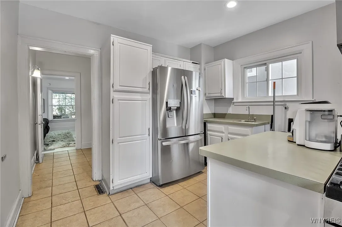 1 Argyle Park, Buffalo, New York 14222, Buffalo, New York 14222, 5 Bedrooms Bedrooms, 9 Rooms Rooms,3 BathroomsBathrooms,Residential,For Sale,1 Argyle Park, Buffalo, New York 14222,B1631366