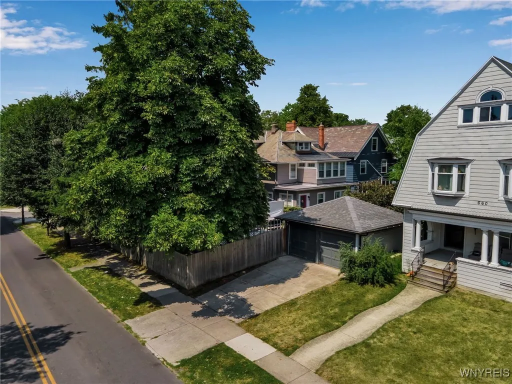 1 Argyle Park, Buffalo, New York 14222, Buffalo, New York 14222, 5 Bedrooms Bedrooms, 9 Rooms Rooms,3 BathroomsBathrooms,Residential,For Sale,1 Argyle Park, Buffalo, New York 14222,B1631366