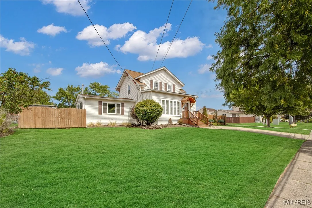 18 Olmstead Avenue, Lancaster, New York 14043, Lancaster, New York 14043, 3 Bedrooms Bedrooms, 7 Rooms Rooms,1 BathroomBathrooms,Residential,Closed,18 Olmstead Avenue, Lancaster, New York 14043,0,B1631390