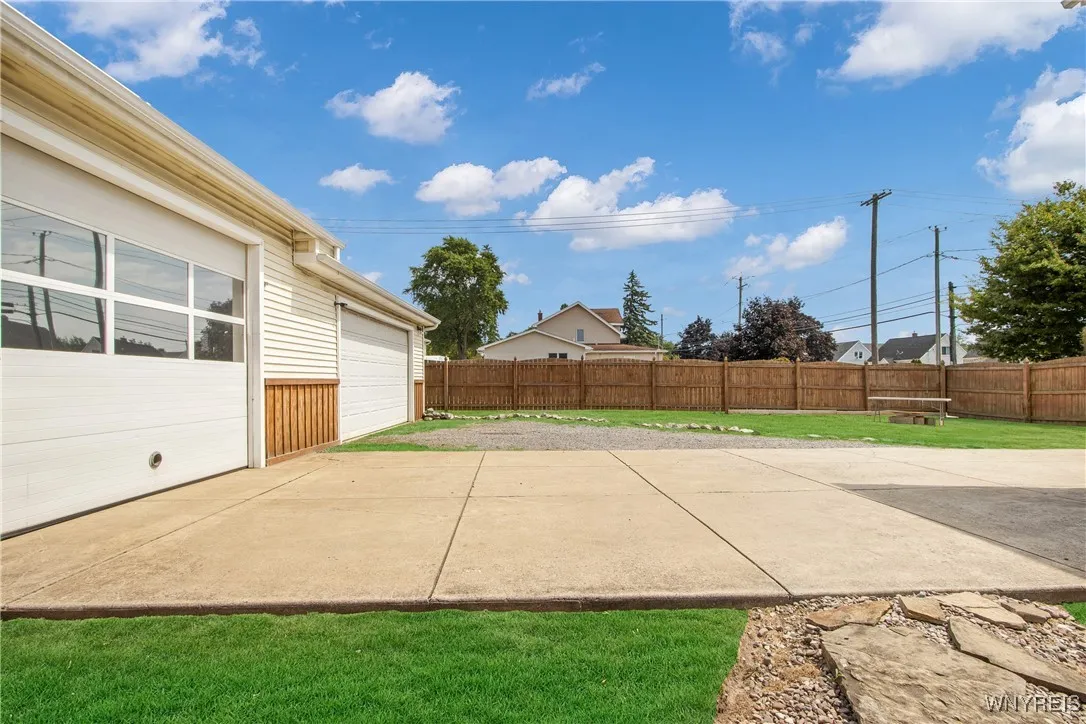 18 Olmstead Avenue, Lancaster, New York 14043, Lancaster, New York 14043, 3 Bedrooms Bedrooms, 7 Rooms Rooms,1 BathroomBathrooms,Residential,Closed,18 Olmstead Avenue, Lancaster, New York 14043,0,B1631390