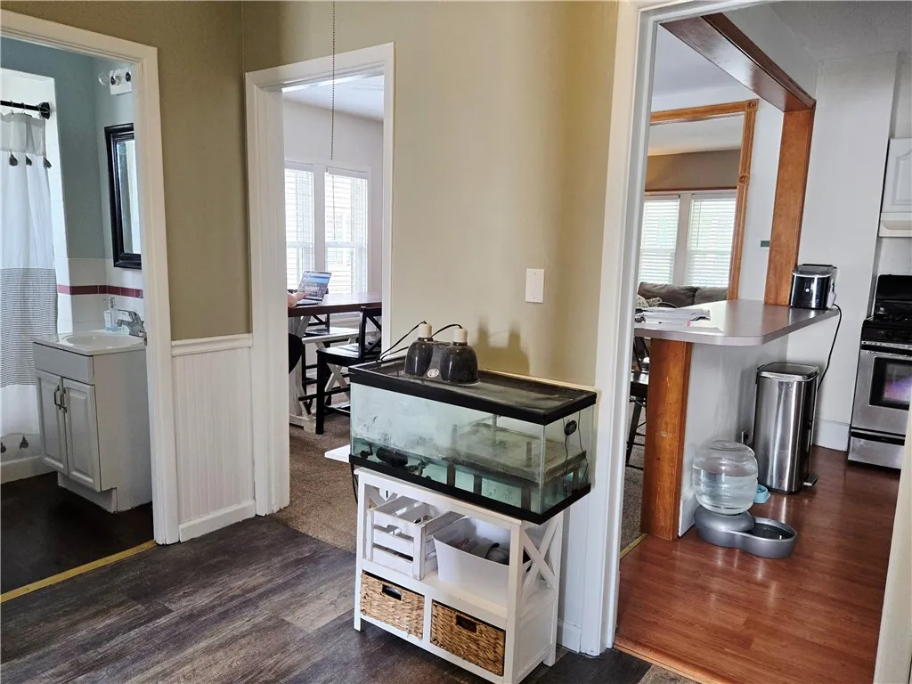 This transition connects the remaining first floor rooms.