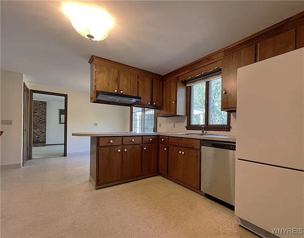4630 Boncrest Drive East, Clarence, New York 14221, Clarence, New York 14221, 3 Bedrooms Bedrooms, 8 Rooms Rooms,1 BathroomBathrooms,Residential,For Sale,4630 Boncrest Drive East, Clarence, New York 14221,B1631154