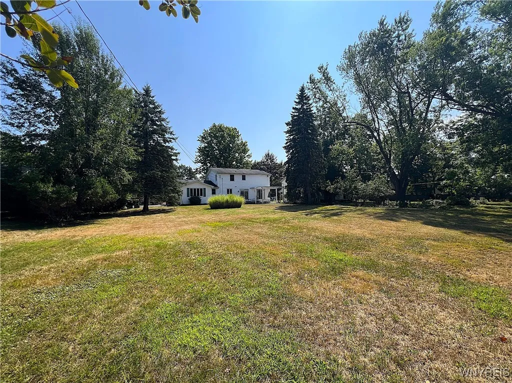 4630 Boncrest Drive East, Clarence, New York 14221, Clarence, New York 14221, 3 Bedrooms Bedrooms, 8 Rooms Rooms,1 BathroomBathrooms,Residential,For Sale,4630 Boncrest Drive East, Clarence, New York 14221,B1631154