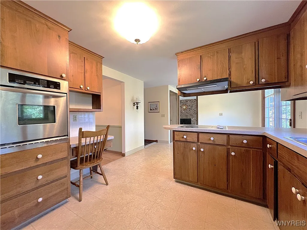4630 Boncrest Drive East, Clarence, New York 14221, Clarence, New York 14221, 3 Bedrooms Bedrooms, 8 Rooms Rooms,1 BathroomBathrooms,Residential,For Sale,4630 Boncrest Drive East, Clarence, New York 14221,B1631154