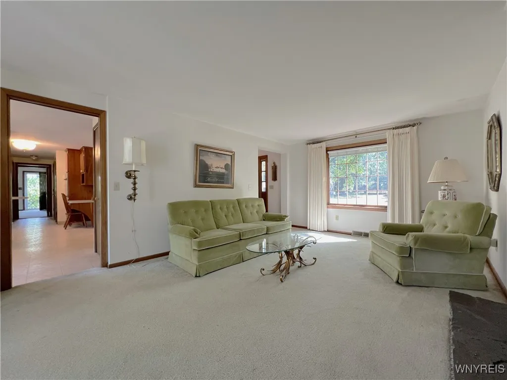 4630 Boncrest Drive East, Clarence, New York 14221, Clarence, New York 14221, 3 Bedrooms Bedrooms, 8 Rooms Rooms,1 BathroomBathrooms,Residential,For Sale,4630 Boncrest Drive East, Clarence, New York 14221,B1631154