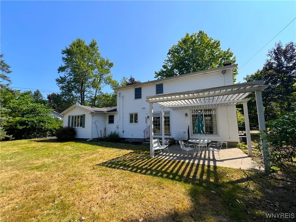 4630 Boncrest Drive East, Clarence, New York 14221, Clarence, New York 14221, 3 Bedrooms Bedrooms, 8 Rooms Rooms,1 BathroomBathrooms,Residential,For Sale,4630 Boncrest Drive East, Clarence, New York 14221,B1631154