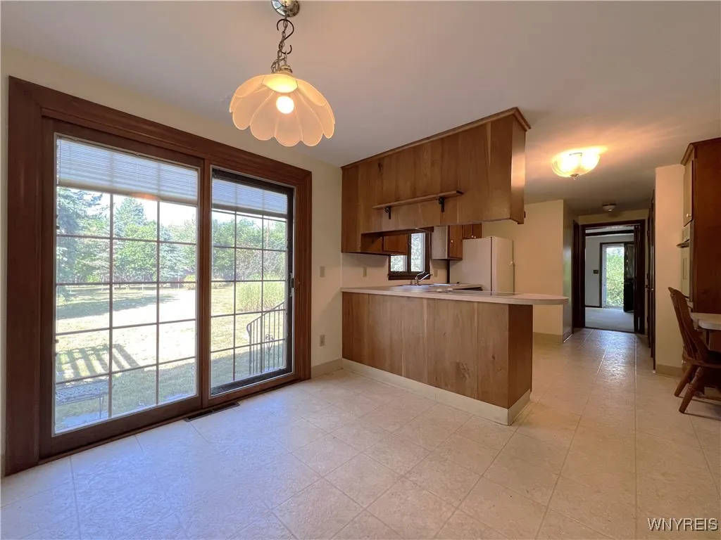 4630 Boncrest Drive East, Clarence, New York 14221, Clarence, New York 14221, 3 Bedrooms Bedrooms, 8 Rooms Rooms,1 BathroomBathrooms,Residential,For Sale,4630 Boncrest Drive East, Clarence, New York 14221,B1631154