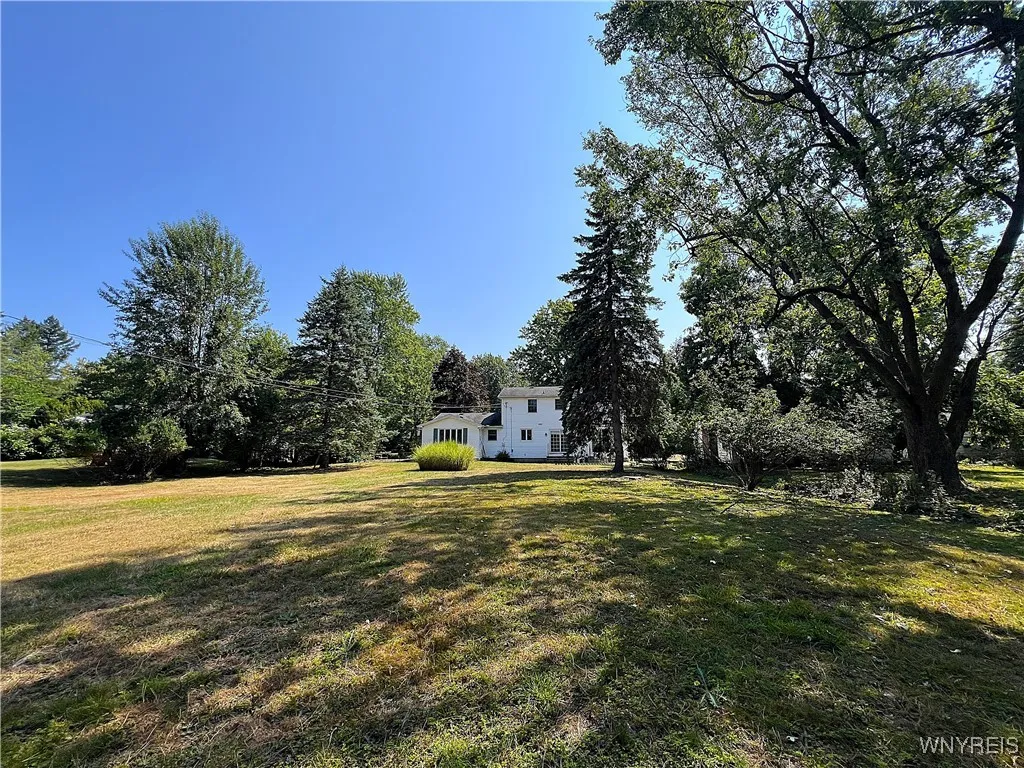 4630 Boncrest Drive East, Clarence, New York 14221, Clarence, New York 14221, 3 Bedrooms Bedrooms, 8 Rooms Rooms,1 BathroomBathrooms,Residential,For Sale,4630 Boncrest Drive East, Clarence, New York 14221,B1631154