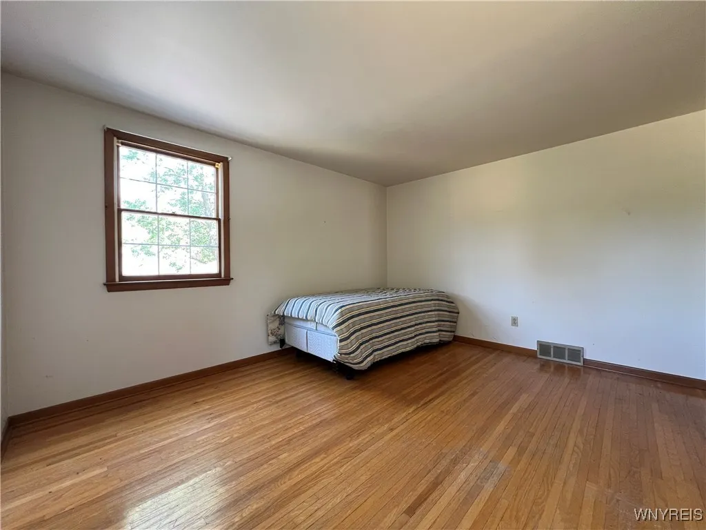 4630 Boncrest Drive East, Clarence, New York 14221, Clarence, New York 14221, 3 Bedrooms Bedrooms, 8 Rooms Rooms,1 BathroomBathrooms,Residential,For Sale,4630 Boncrest Drive East, Clarence, New York 14221,B1631154