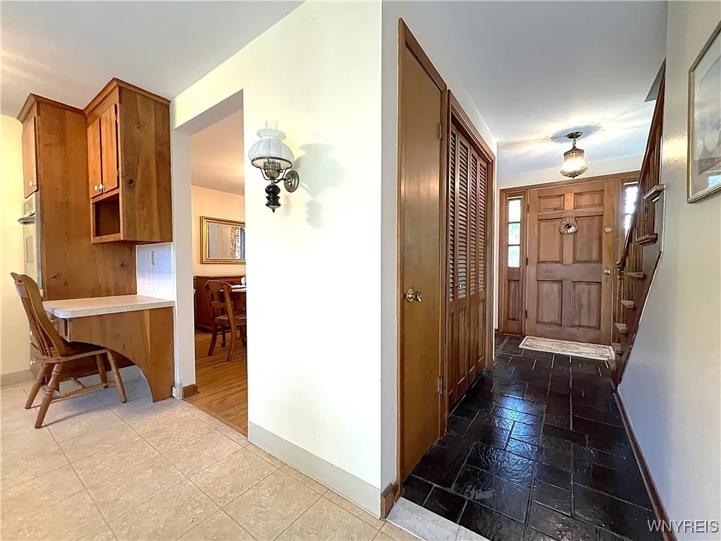 4630 Boncrest Drive East, Clarence, New York 14221, Clarence, New York 14221, 3 Bedrooms Bedrooms, 8 Rooms Rooms,1 BathroomBathrooms,Residential,For Sale,4630 Boncrest Drive East, Clarence, New York 14221,B1631154