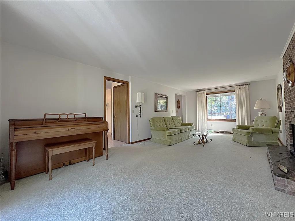 4630 Boncrest Drive East, Clarence, New York 14221, Clarence, New York 14221, 3 Bedrooms Bedrooms, 8 Rooms Rooms,1 BathroomBathrooms,Residential,For Sale,4630 Boncrest Drive East, Clarence, New York 14221,B1631154