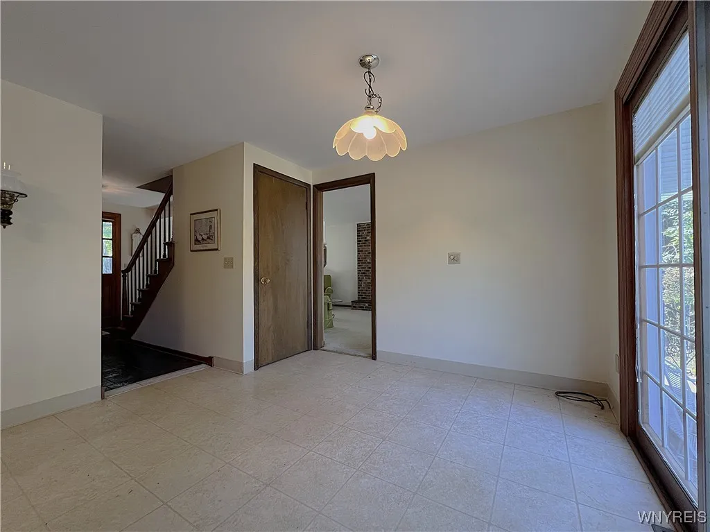 4630 Boncrest Drive East, Clarence, New York 14221, Clarence, New York 14221, 3 Bedrooms Bedrooms, 8 Rooms Rooms,1 BathroomBathrooms,Residential,For Sale,4630 Boncrest Drive East, Clarence, New York 14221,B1631154