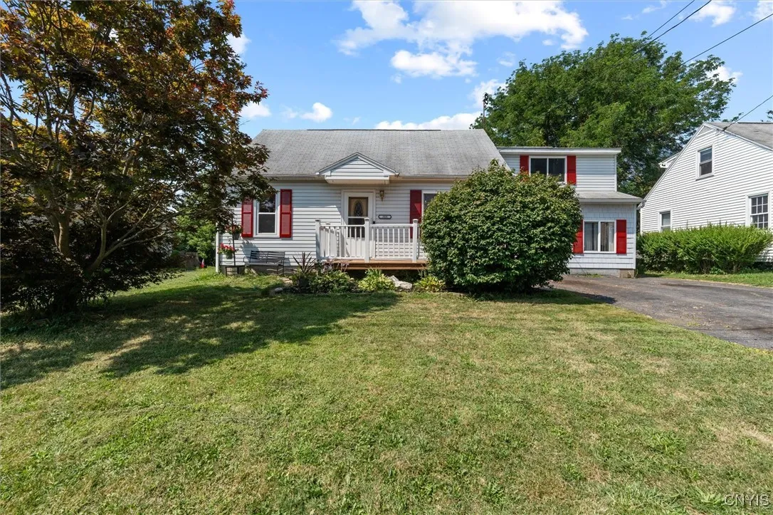 308 Brown Avenue, Salina, New York 13211, Salina, New York 13211, 5 Bedrooms Bedrooms, 8 Rooms Rooms,2 BathroomsBathrooms,Residential,For Sale,308 Brown Avenue, Salina, New York 13211,0,S1631288