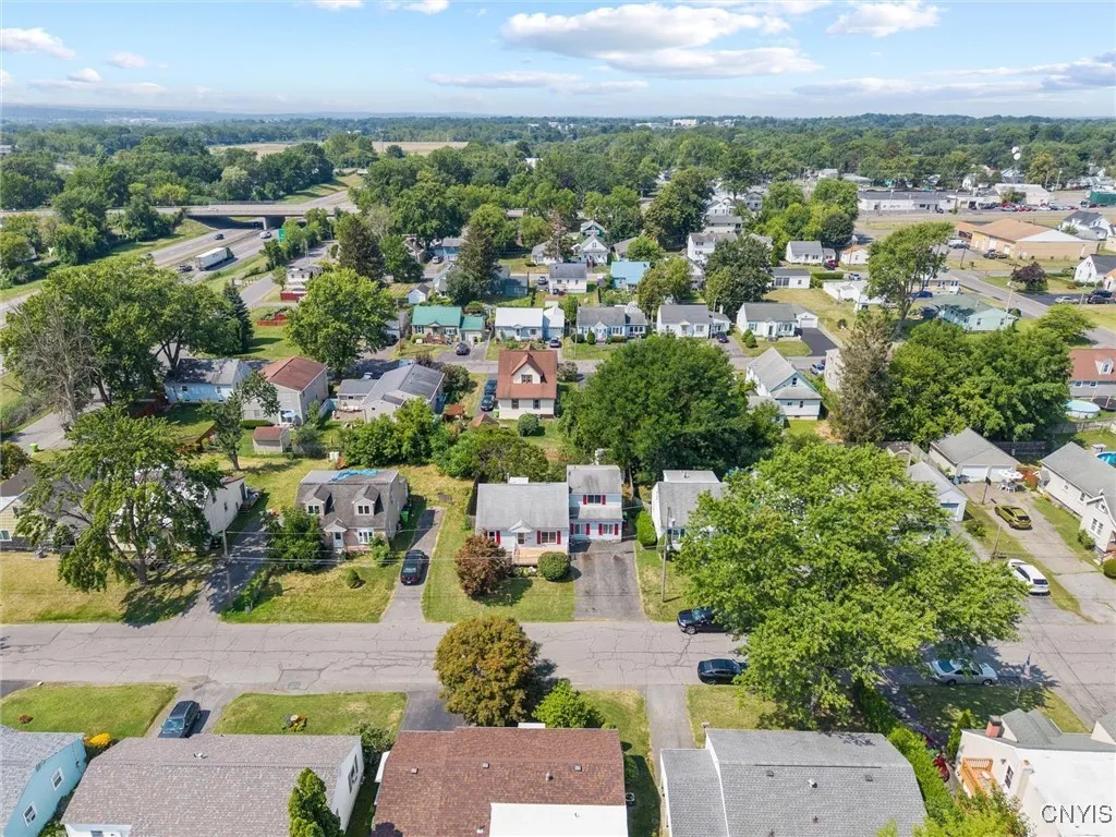 308 Brown Avenue, Salina, New York 13211, Salina, New York 13211, 5 Bedrooms Bedrooms, 8 Rooms Rooms,2 BathroomsBathrooms,Residential,For Sale,308 Brown Avenue, Salina, New York 13211,0,S1631288