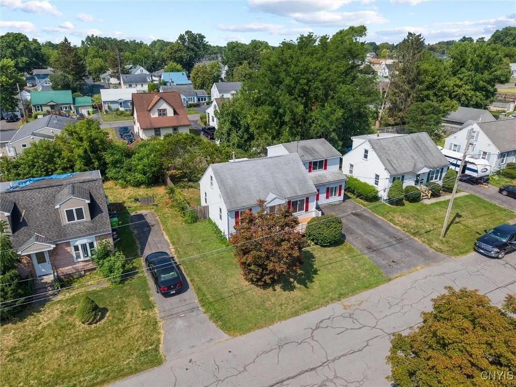 308 Brown Avenue, Salina, New York 13211, Salina, New York 13211, 5 Bedrooms Bedrooms, 8 Rooms Rooms,2 BathroomsBathrooms,Residential,For Sale,308 Brown Avenue, Salina, New York 13211,0,S1631288