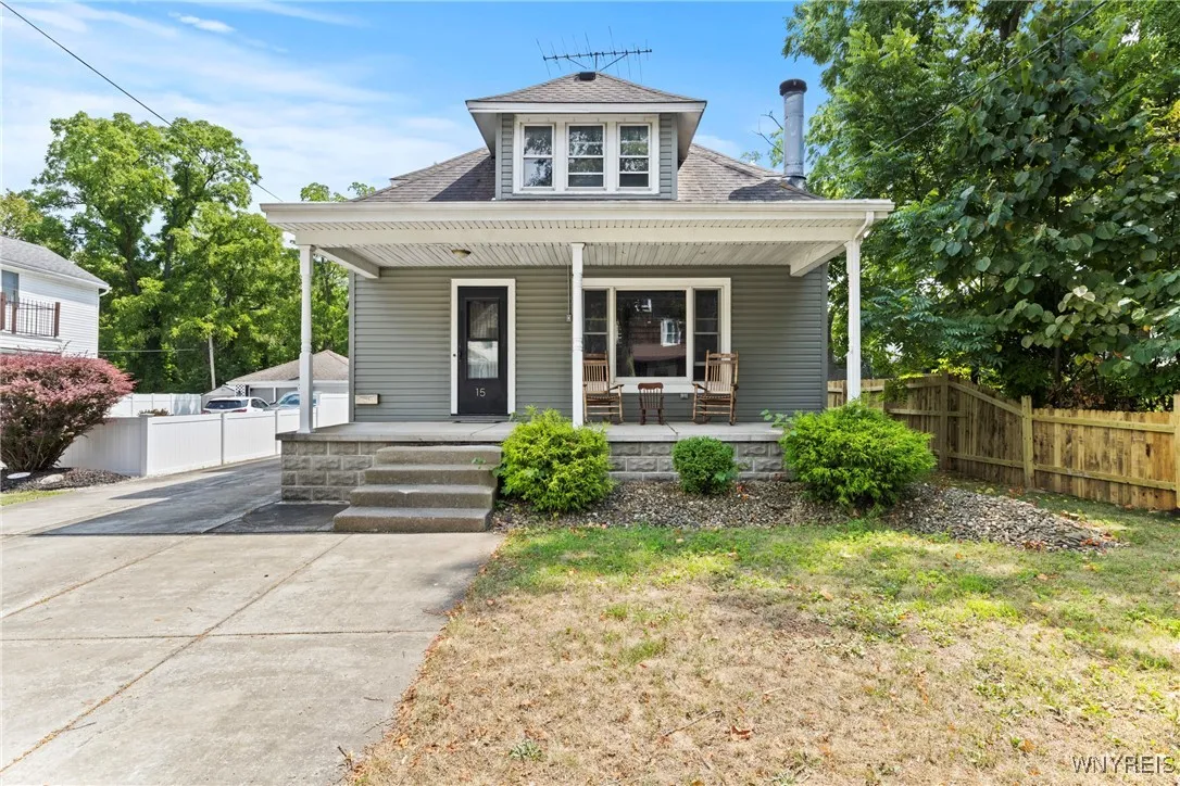 15 Holland Avenue, Lancaster, New York 14086, Lancaster, New York 14086, 3 Bedrooms Bedrooms, 7 Rooms Rooms,2 BathroomsBathrooms,Residential,Closed,15 Holland Avenue, Lancaster, New York 14086,0,B1631245