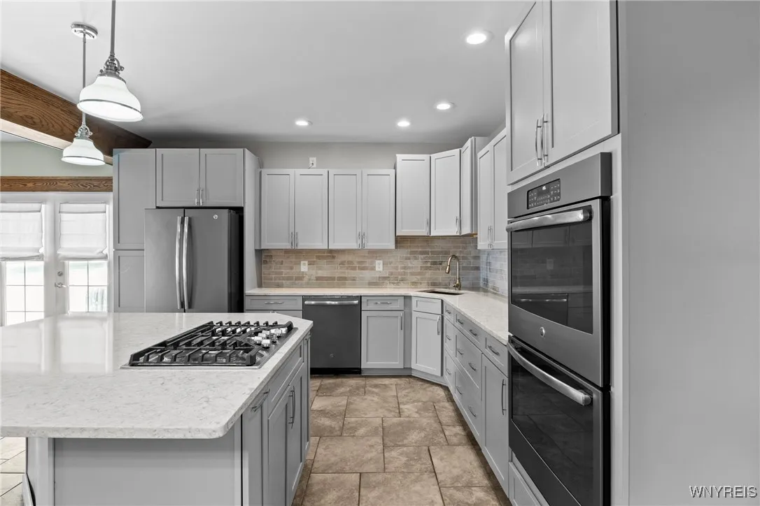 15 Holland Avenue, Lancaster, New York 14086, Lancaster, New York 14086, 3 Bedrooms Bedrooms, 7 Rooms Rooms,2 BathroomsBathrooms,Residential,Closed,15 Holland Avenue, Lancaster, New York 14086,0,B1631245