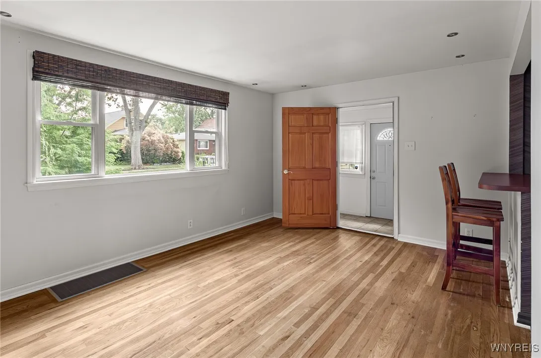 68 Midland Avenue, Tonawanda, New York 14223, Tonawanda, New York 14223, 3 Bedrooms Bedrooms, 6 Rooms Rooms,2 BathroomsBathrooms,Residential,For Sale,68 Midland Avenue, Tonawanda, New York 14223,B1631206