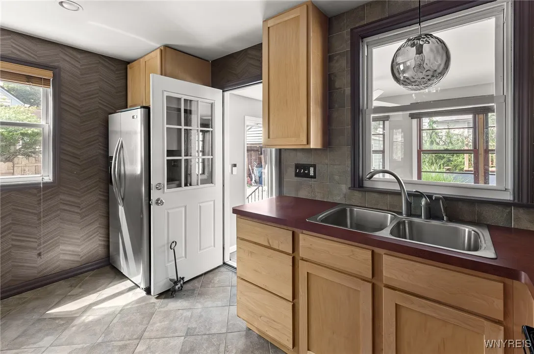 68 Midland Avenue, Tonawanda, New York 14223, Tonawanda, New York 14223, 3 Bedrooms Bedrooms, 6 Rooms Rooms,2 BathroomsBathrooms,Residential,For Sale,68 Midland Avenue, Tonawanda, New York 14223,B1631206