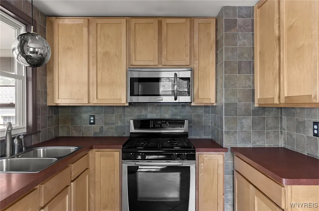 68 Midland Avenue, Tonawanda, New York 14223, Tonawanda, New York 14223, 3 Bedrooms Bedrooms, 6 Rooms Rooms,2 BathroomsBathrooms,Residential,For Sale,68 Midland Avenue, Tonawanda, New York 14223,B1631206
