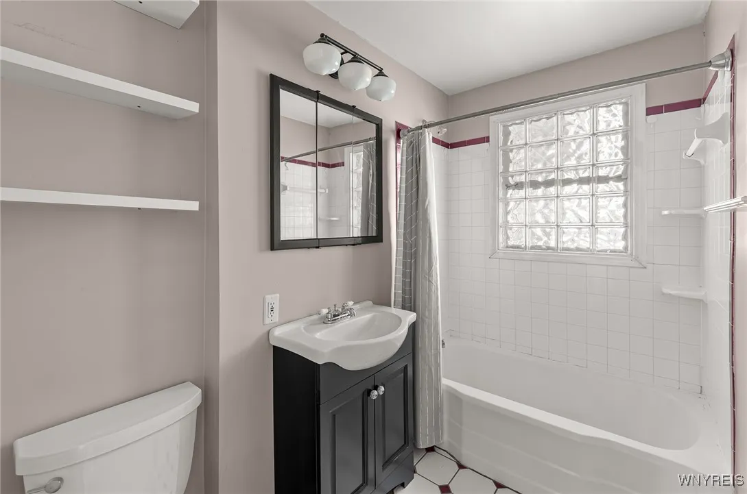 68 Midland Avenue, Tonawanda, New York 14223, Tonawanda, New York 14223, 3 Bedrooms Bedrooms, 6 Rooms Rooms,2 BathroomsBathrooms,Residential,For Sale,68 Midland Avenue, Tonawanda, New York 14223,B1631206
