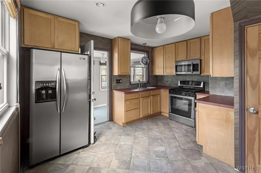 68 Midland Avenue, Tonawanda, New York 14223, Tonawanda, New York 14223, 3 Bedrooms Bedrooms, 6 Rooms Rooms,2 BathroomsBathrooms,Residential,For Sale,68 Midland Avenue, Tonawanda, New York 14223,B1631206