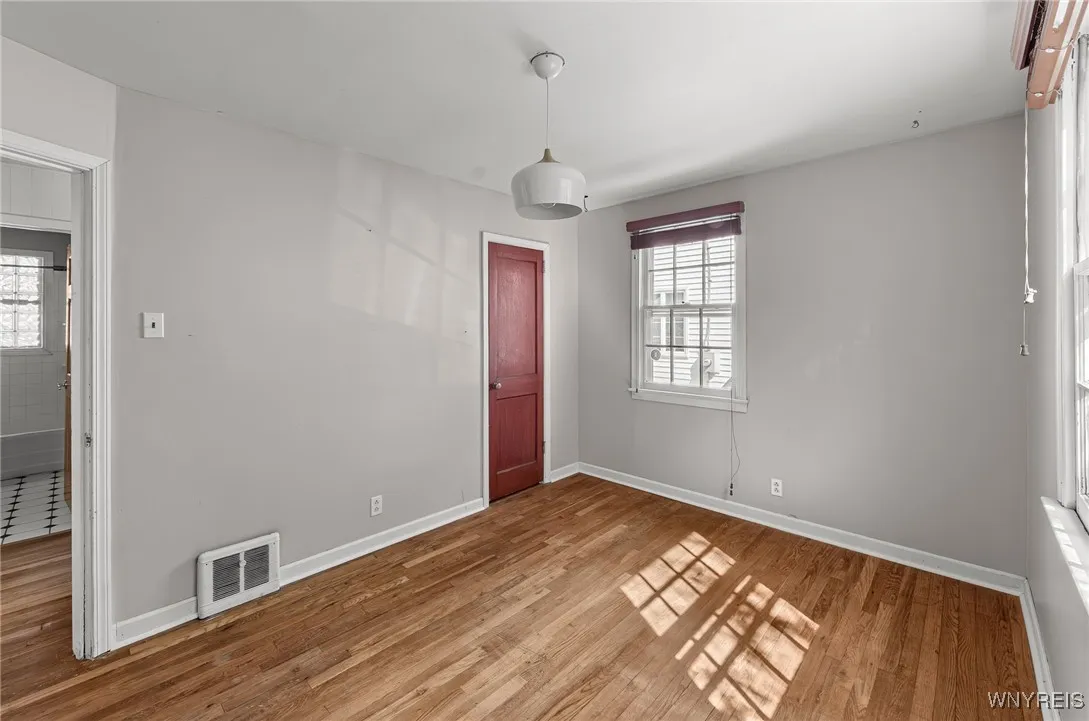68 Midland Avenue, Tonawanda, New York 14223, Tonawanda, New York 14223, 3 Bedrooms Bedrooms, 6 Rooms Rooms,2 BathroomsBathrooms,Residential,For Sale,68 Midland Avenue, Tonawanda, New York 14223,B1631206