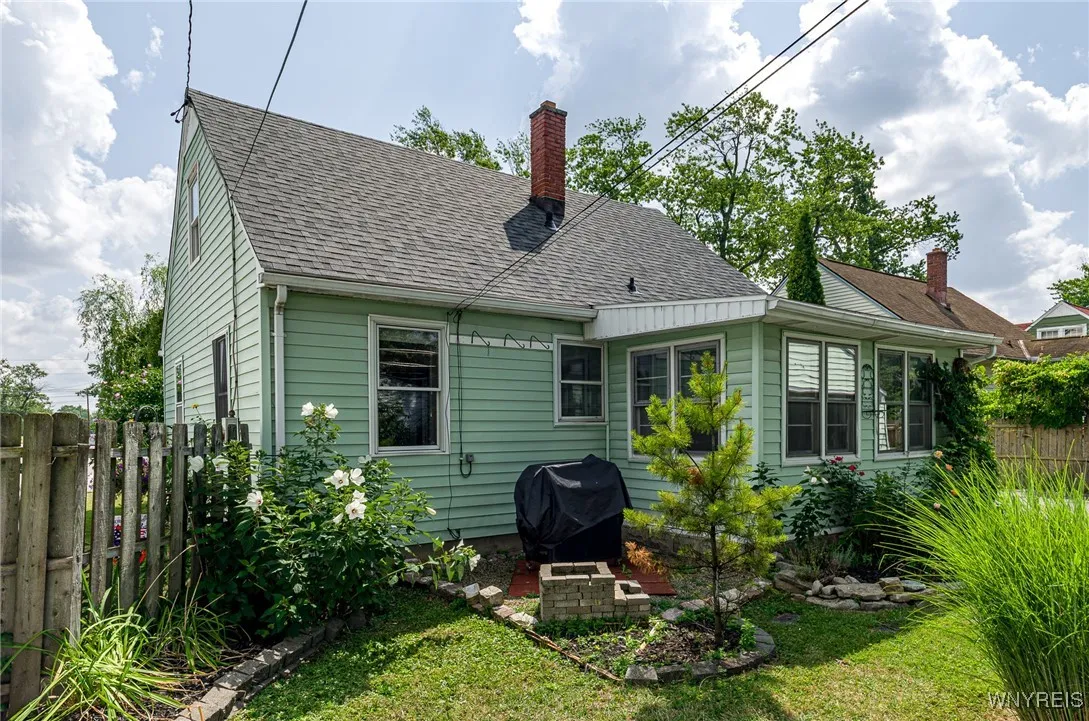 68 Midland Avenue, Tonawanda, New York 14223, Tonawanda, New York 14223, 3 Bedrooms Bedrooms, 6 Rooms Rooms,2 BathroomsBathrooms,Residential,For Sale,68 Midland Avenue, Tonawanda, New York 14223,B1631206