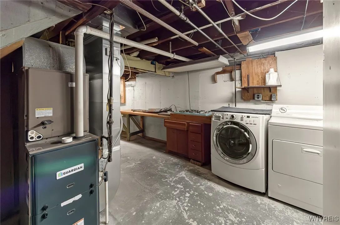 68 Midland Avenue, Tonawanda, New York 14223, Tonawanda, New York 14223, 3 Bedrooms Bedrooms, 6 Rooms Rooms,2 BathroomsBathrooms,Residential,For Sale,68 Midland Avenue, Tonawanda, New York 14223,B1631206