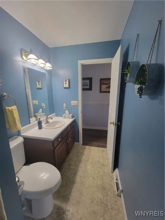 6801 Mulberry Lane B, Lockport Town, New York 1409, Lockport Town, New York 14094, 2 Bedrooms Bedrooms, 5 Rooms Rooms,1 BathroomBathrooms,Residential,For Sale,6801 Mulberry Lane B, Lockport Town, New York 1409,B1631277