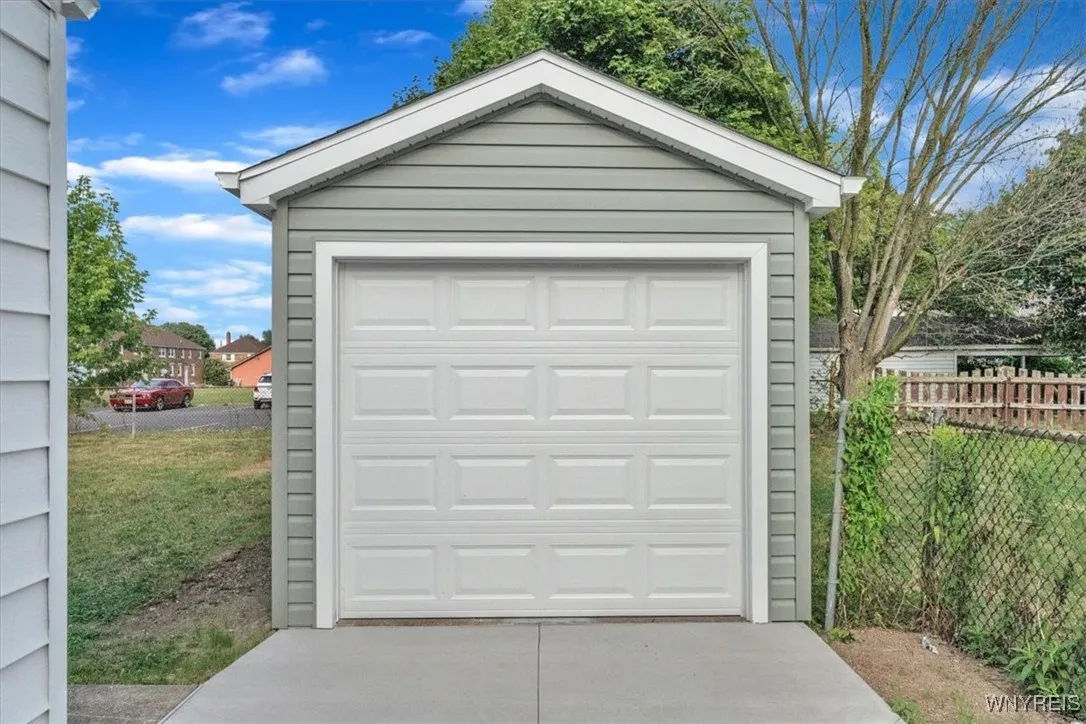 715 82nd Street, Niagara Falls, New York 14304, Niagara Falls, New York 14304, 4 Bedrooms Bedrooms, 10 Rooms Rooms,1 BathroomBathrooms,Residential,Closed,715 82nd Street, Niagara Falls, New York 14304,0,B1630423