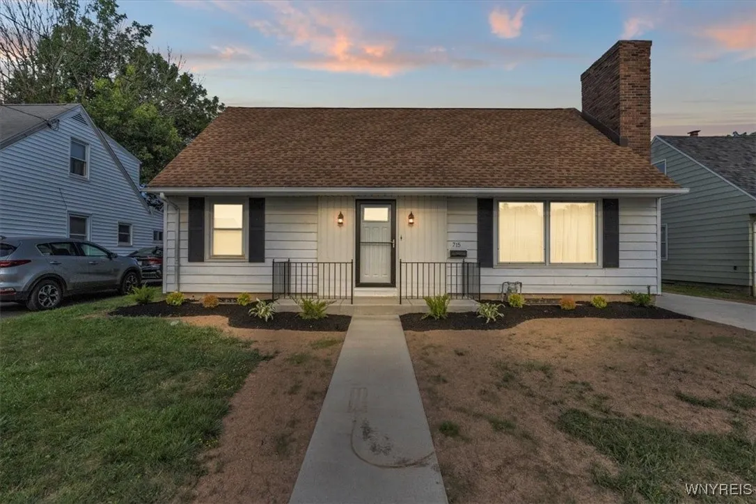 715 82nd Street, Niagara Falls, New York 14304, Niagara Falls, New York 14304, 4 Bedrooms Bedrooms, 10 Rooms Rooms,1 BathroomBathrooms,Residential,Closed,715 82nd Street, Niagara Falls, New York 14304,0,B1630423