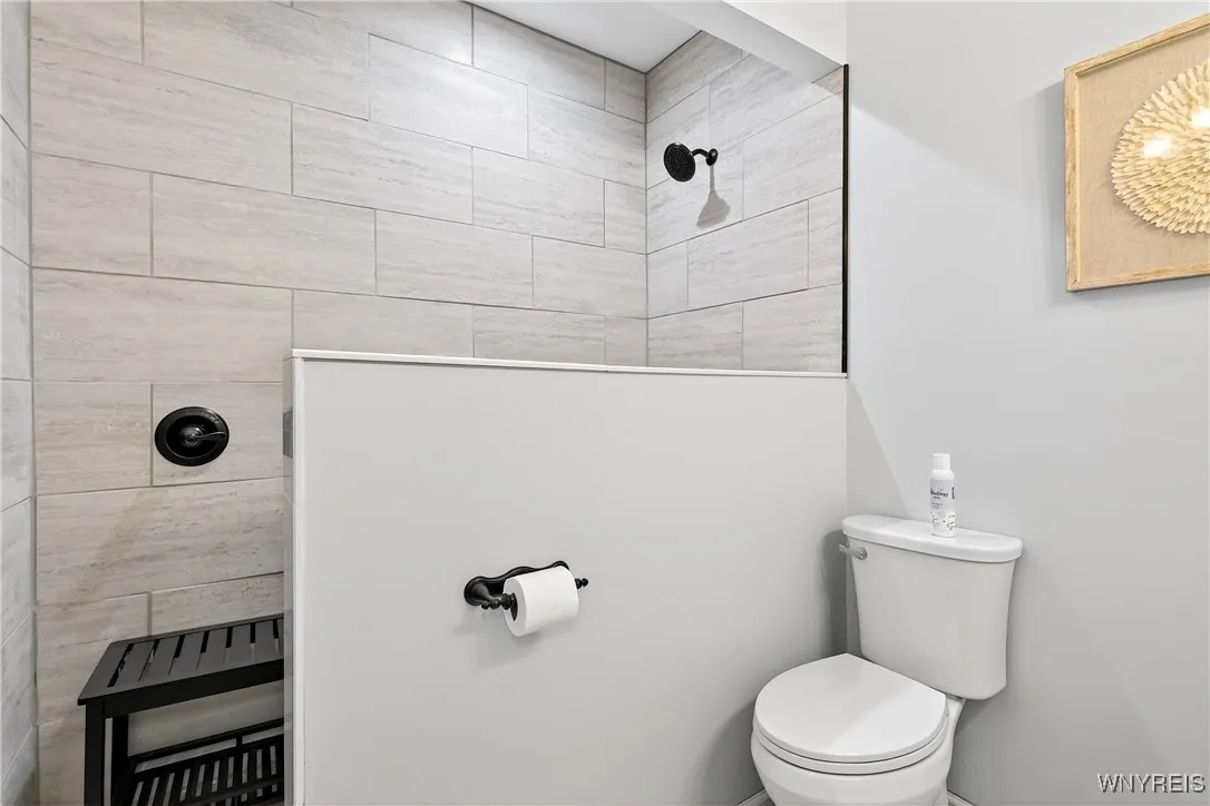 7 Parliament Lane, Lancaster, New York 14086, Lancaster, New York 14086, 4 Bedrooms Bedrooms, 9 Rooms Rooms,3 BathroomsBathrooms,Residential,Closed,7 Parliament Lane, Lancaster, New York 14086,0,B1631388