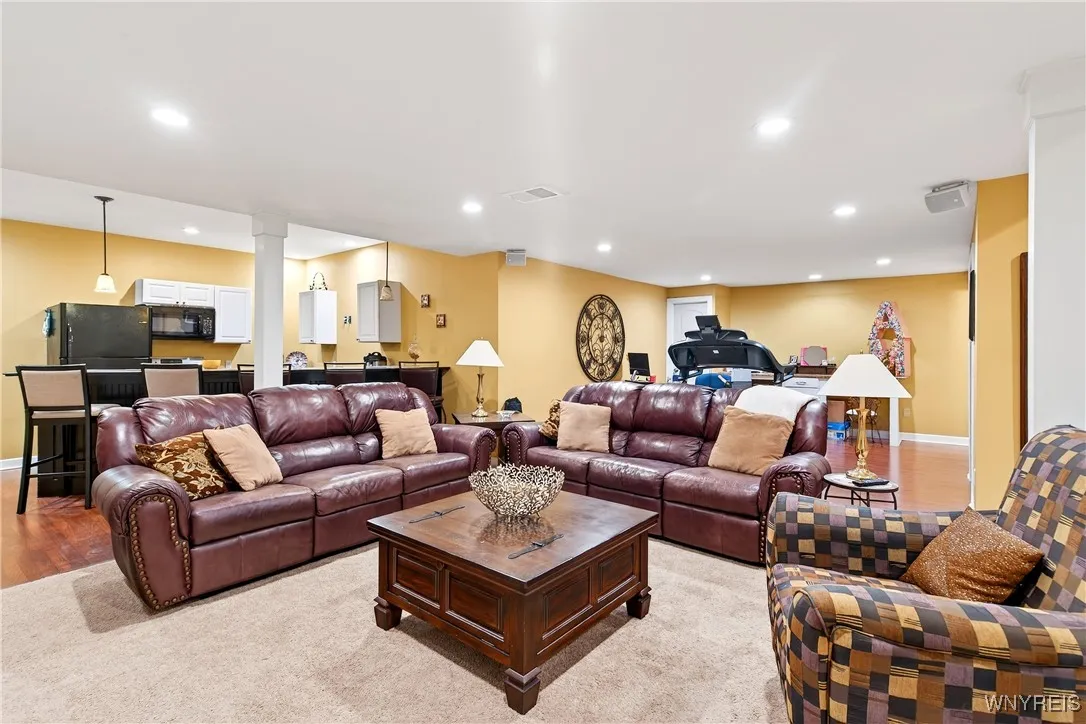 7 Parliament Lane, Lancaster, New York 14086, Lancaster, New York 14086, 4 Bedrooms Bedrooms, 9 Rooms Rooms,3 BathroomsBathrooms,Residential,Closed,7 Parliament Lane, Lancaster, New York 14086,0,B1631388