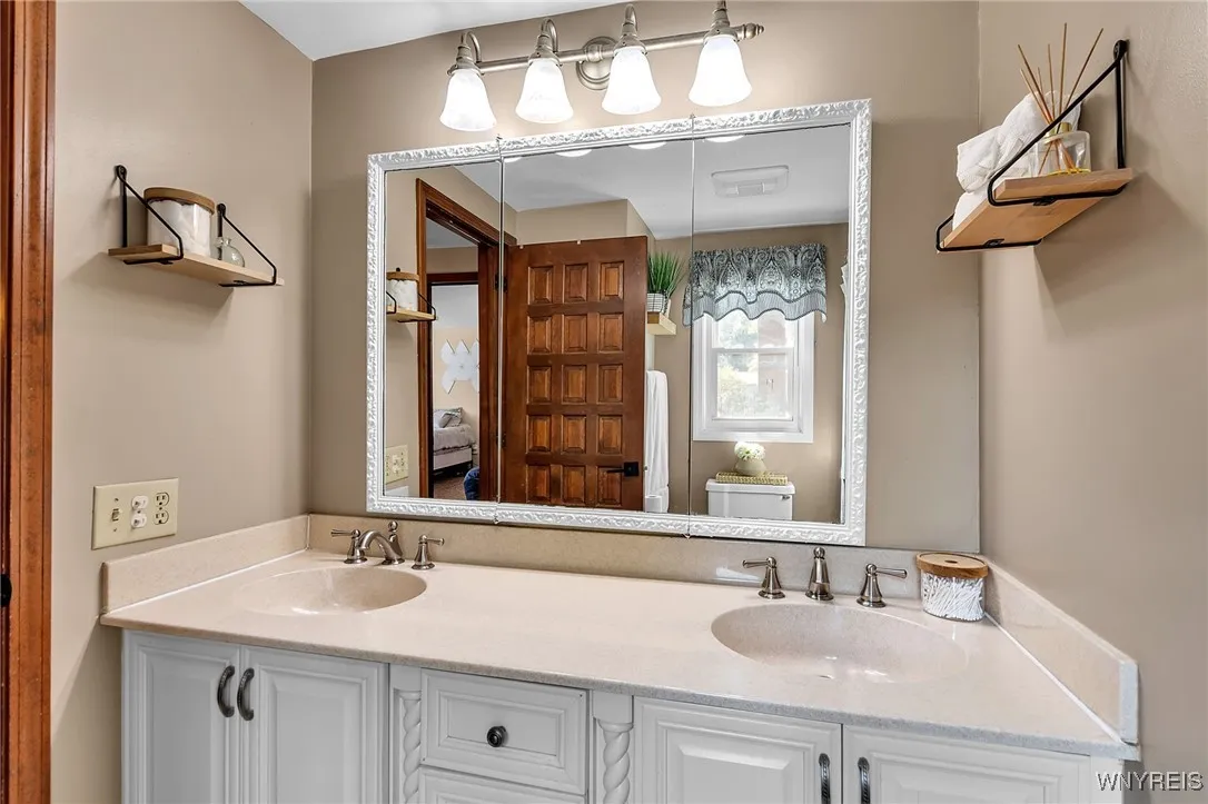 230 Schimwood Court, Amherst, New York 14068, Amherst, New York 14068, 4 Bedrooms Bedrooms, 8 Rooms Rooms,2 BathroomsBathrooms,Residential,For Sale,230 Schimwood Court, Amherst, New York 14068,B1630415