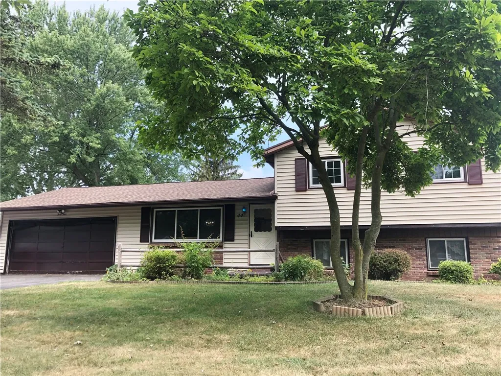 44 Citrus Drive, Gates, New York 14606, Gates, New York 14606, 3 Bedrooms Bedrooms, 8 Rooms Rooms,1 BathroomBathrooms,Residential,Closed,44 Citrus Drive, Gates, New York 14606,0,R1631083