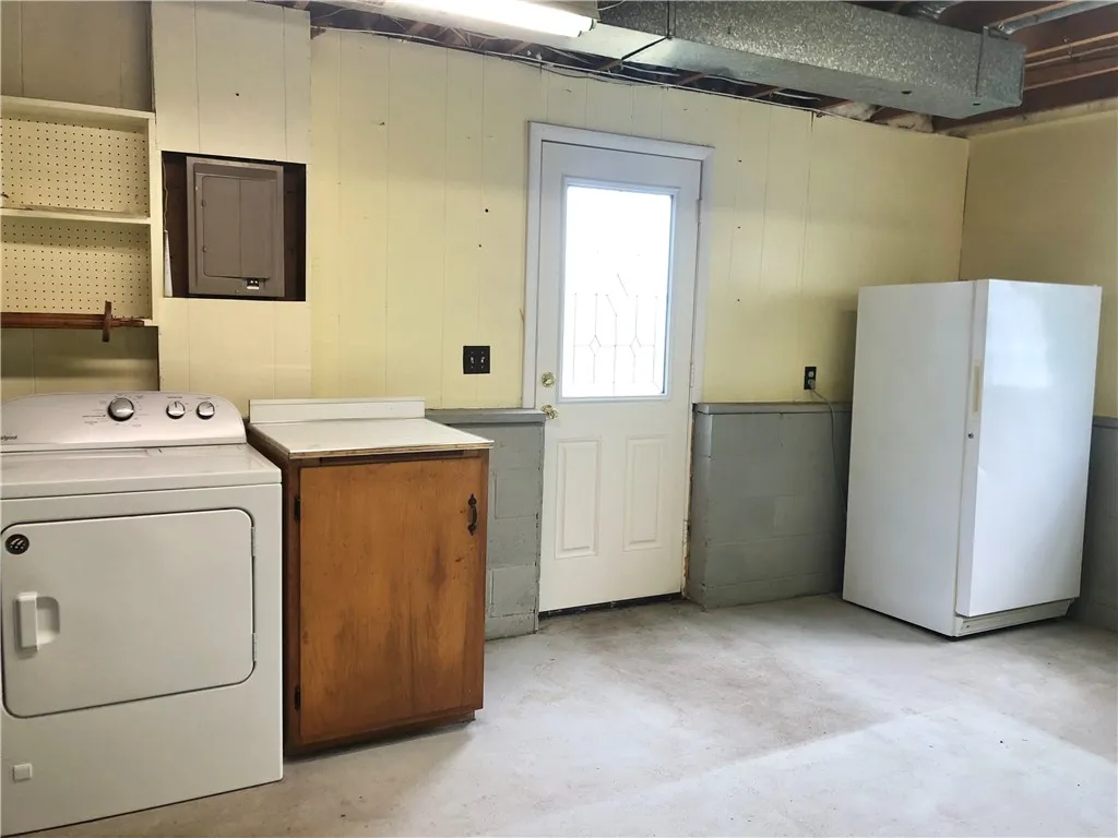 44 Citrus Drive, Gates, New York 14606, Gates, New York 14606, 3 Bedrooms Bedrooms, 8 Rooms Rooms,1 BathroomBathrooms,Residential,Closed,44 Citrus Drive, Gates, New York 14606,0,R1631083