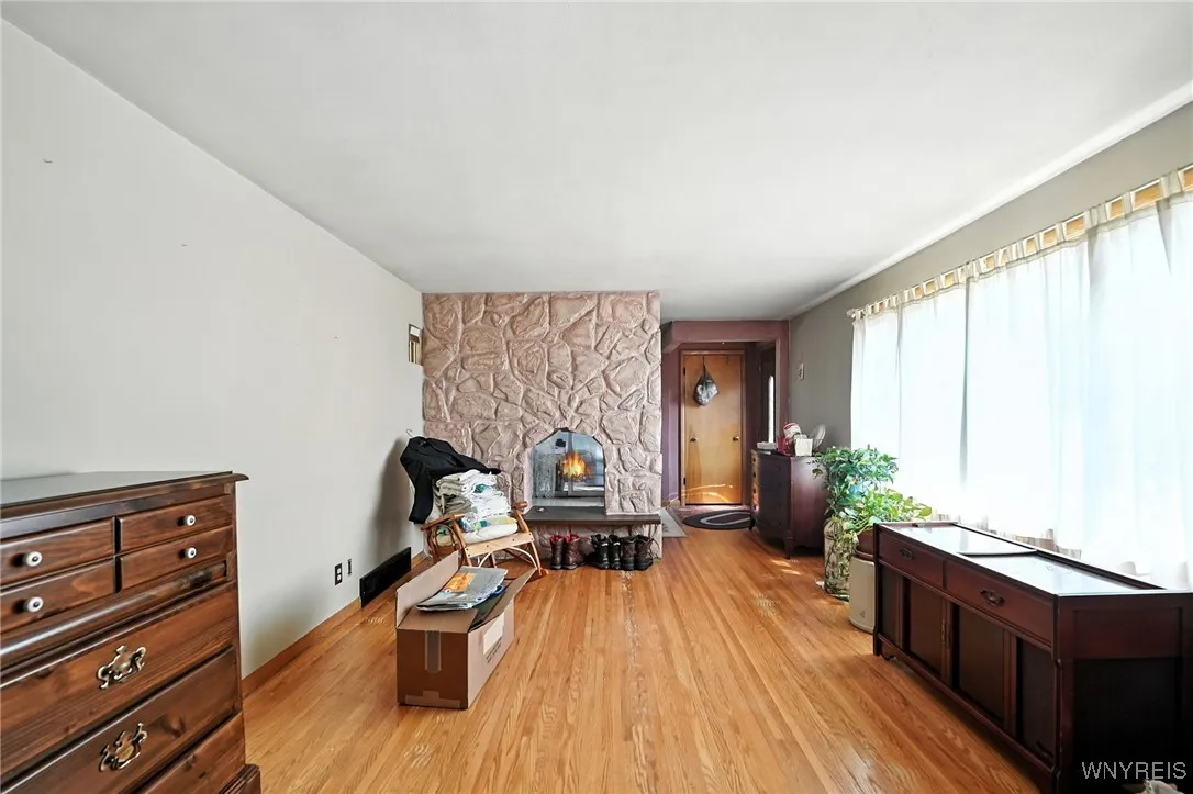 168 Leocrest Court, West Seneca, New York 14224, West Seneca, New York 14224, 3 Bedrooms Bedrooms, 7 Rooms Rooms,2 BathroomsBathrooms,Residential,For Sale,168 Leocrest Court, West Seneca, New York 14224,B1631333